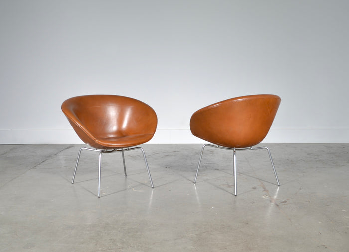 Arne Jacobsen - A Vintage Pair of Pot Chairs in Original Leather