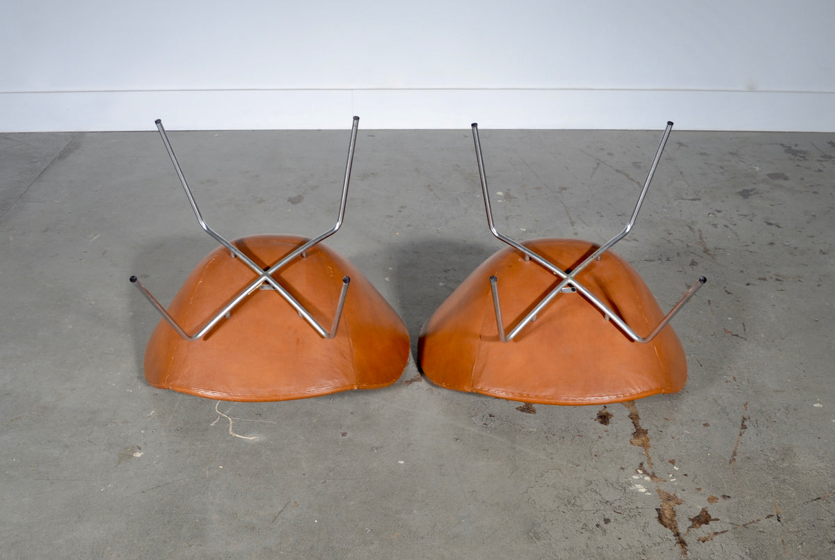 Arne Jacobsen - A Vintage Pair of Pot Chairs in Original Leather